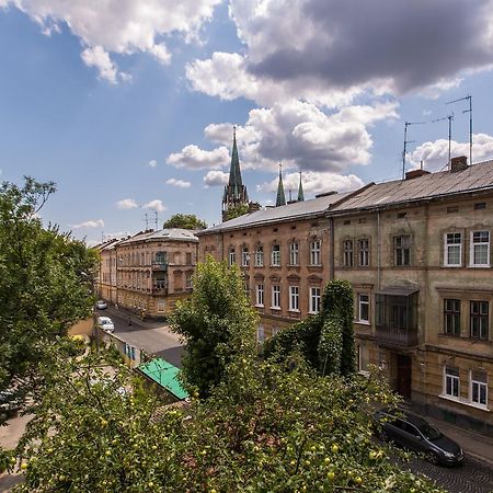 1 Bedroom Apartment Near Elizabeth'S The Cathedral Lviv Eksteriør bilde
