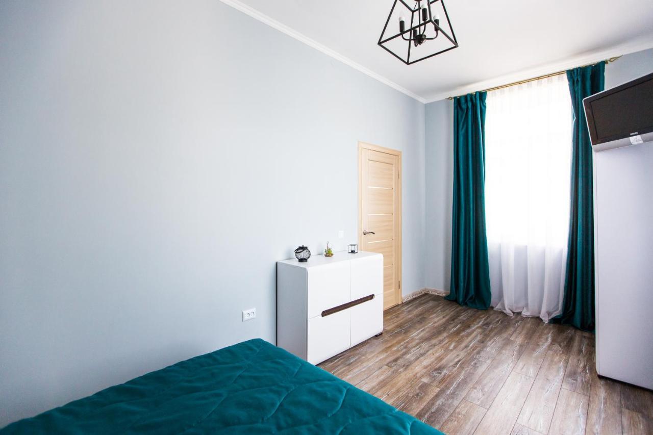 1 Bedroom Apartment Near Elizabeth'S The Cathedral Lviv Eksteriør bilde