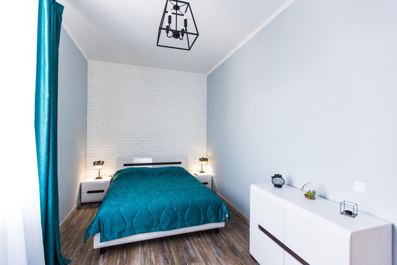 1 Bedroom Apartment Near Elizabeth'S The Cathedral Lviv Eksteriør bilde