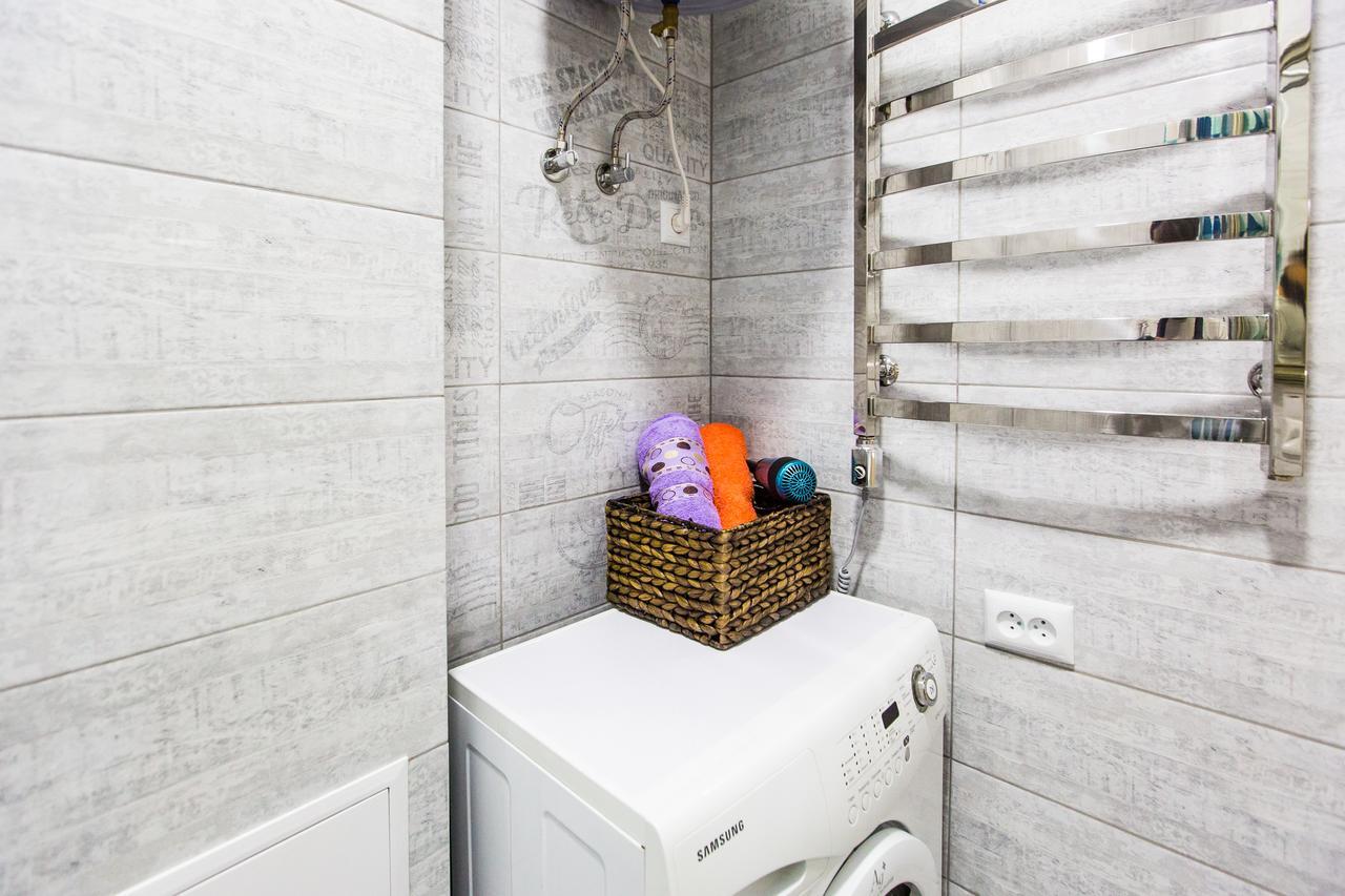 1 Bedroom Apartment Near Elizabeth'S The Cathedral Lviv Eksteriør bilde